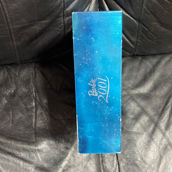 2001 Barbie - Picture 6 of 8